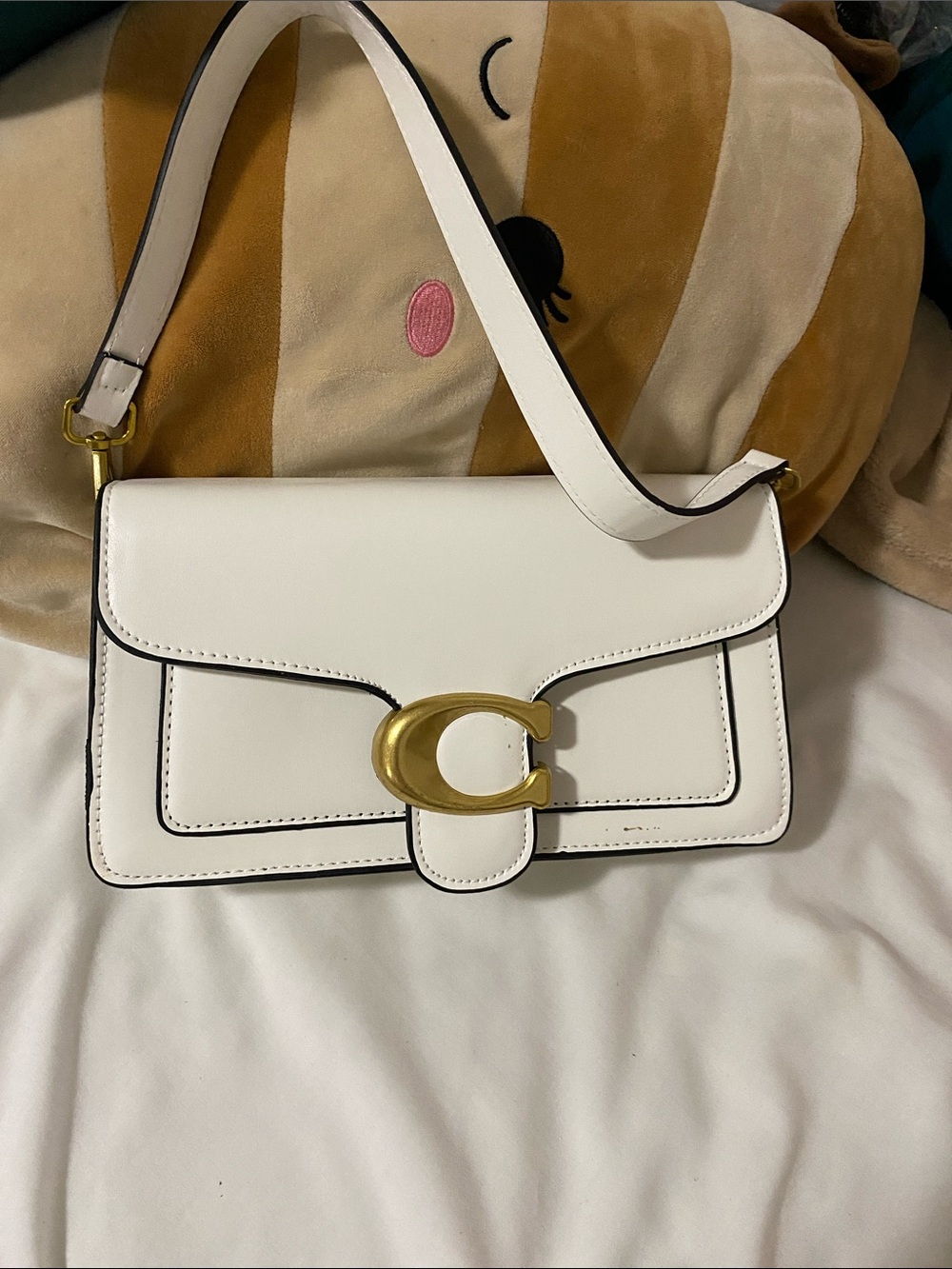 Coach White Leather Shoulder Bag with Gold 'C' Hardware